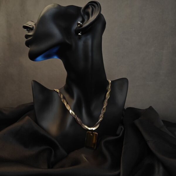 Gold Hustle- 20 inch - Image 2
