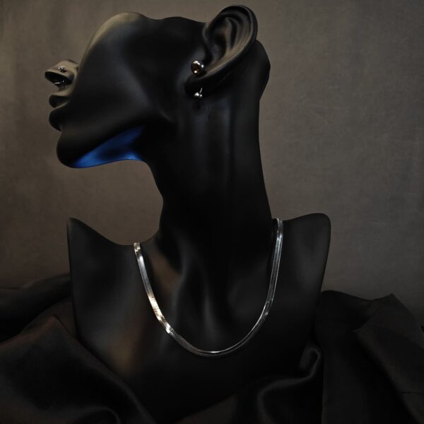 Phantom Loop necklace - Image 2